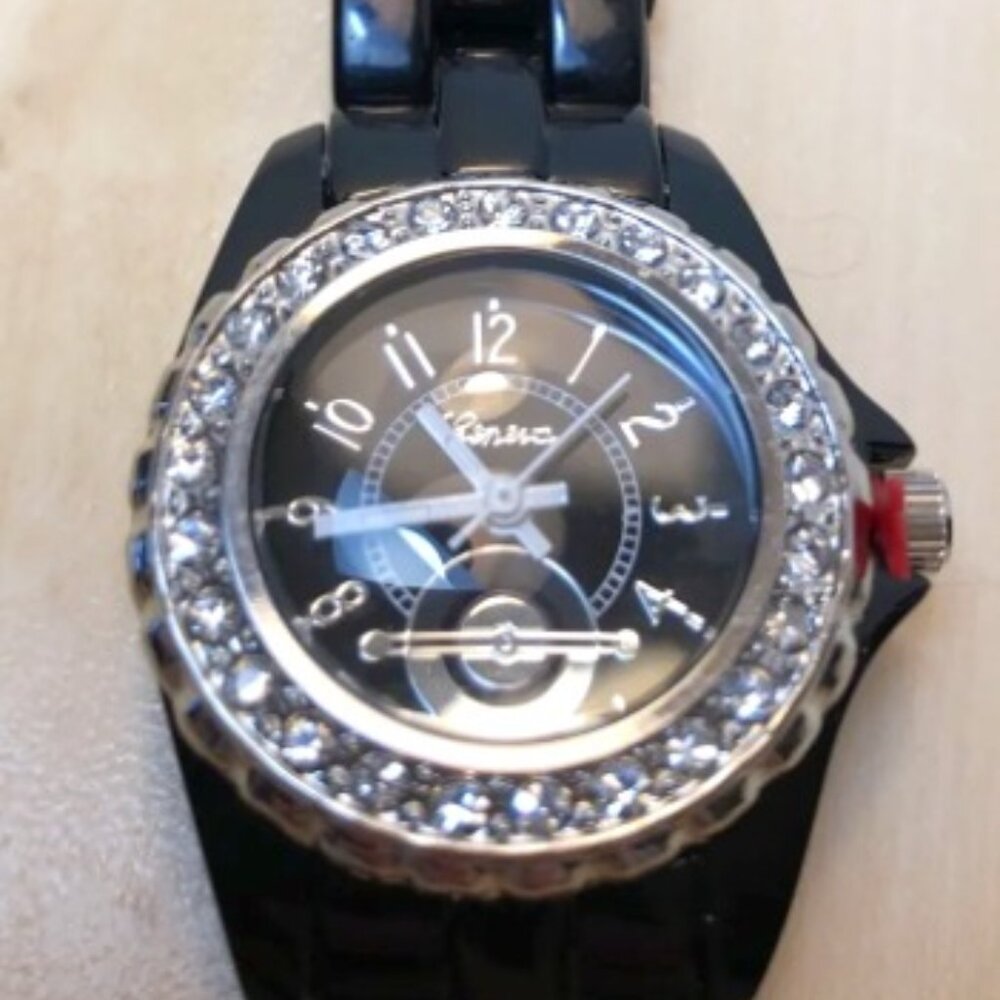 A680 Geneva Platinum Black Stainless Steel  Crystal bezel NEW Battery & box